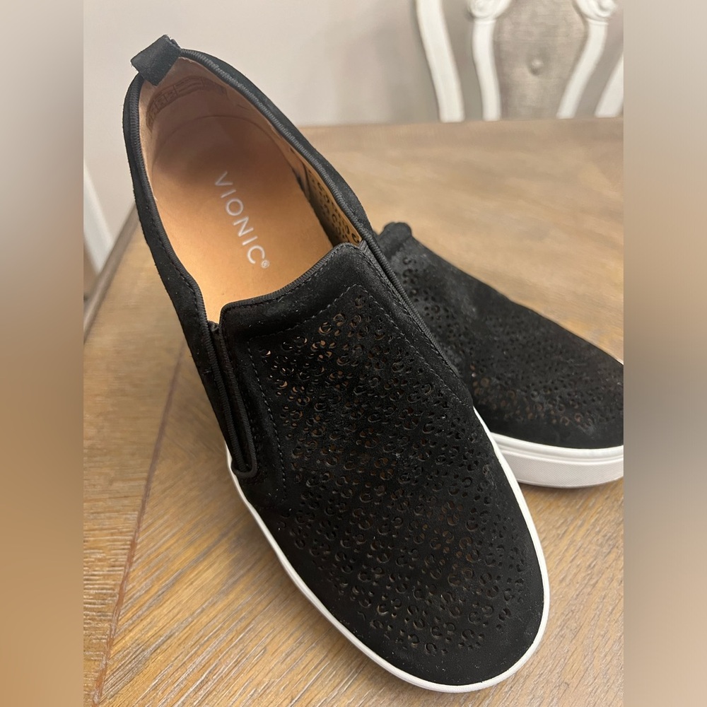 Vionic Womens Kimmie Perf Slip On Sneaker Shoes Black Suede Comfort Arch 7.5